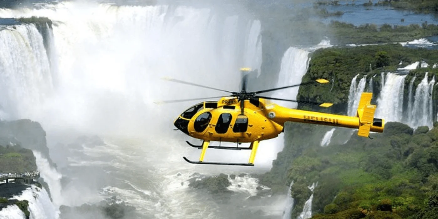 Volar en helicóptero sobre las Cataratas del Iguazú